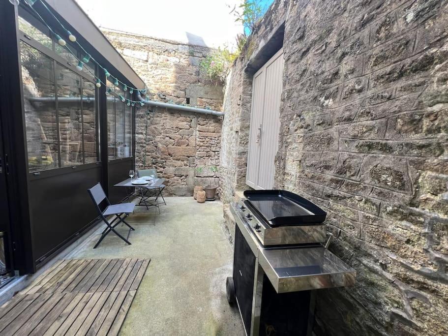 Cocon Urbain De Charme Villa Dinan Exteriör bild